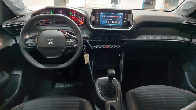 Peugeot 208 image 2