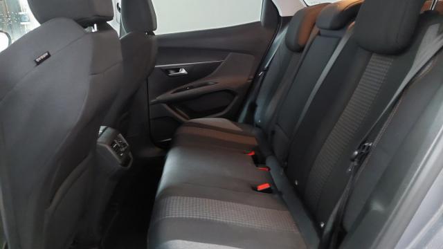 Peugeot 3008 image 1