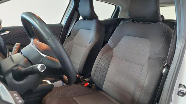Renault Clio image 2