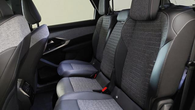 Peugeot 5008 image 1