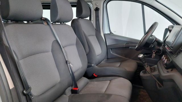 Renault Trafic image 2