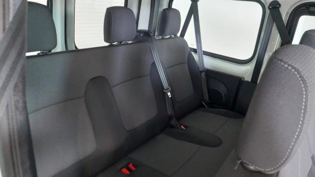 Renault Trafic image 2