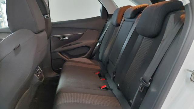 Peugeot 3008 image 6