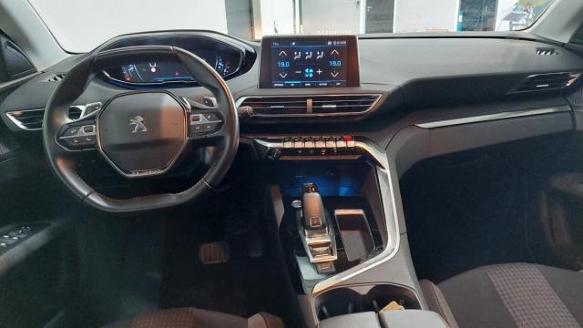 Peugeot 3008 image 3