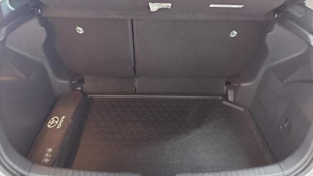 Toyota Yaris image 2