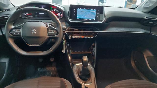 Peugeot 208 image 8