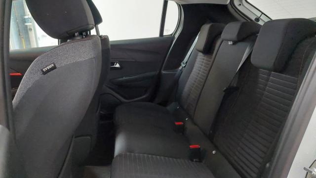Peugeot 208 image 9