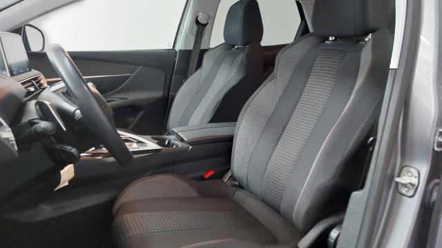 Peugeot 3008 image 3