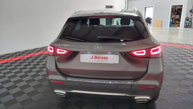 Mercedes Benz Gla image 9