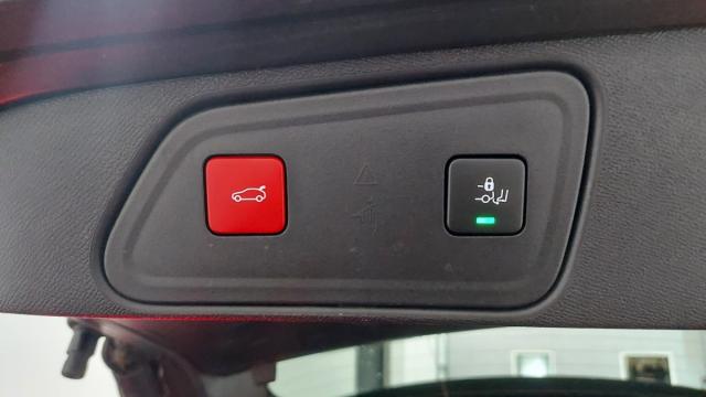 Peugeot 3008 image 2