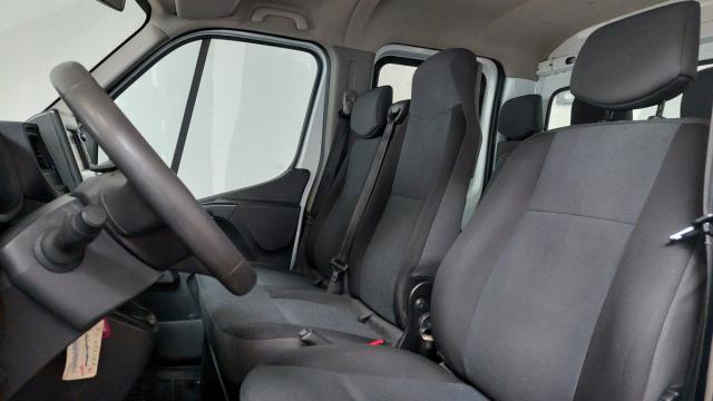 Renault Master image 2