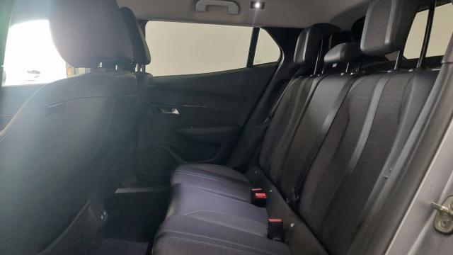Peugeot 2008 image 2