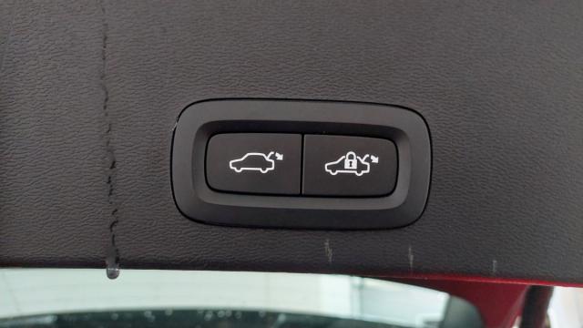Volvo Xc40 image 9