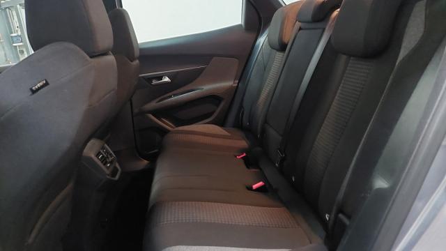 Peugeot 3008 image 8