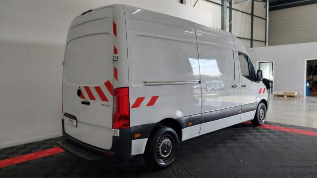 Mercedes Benz Sprinter image 3