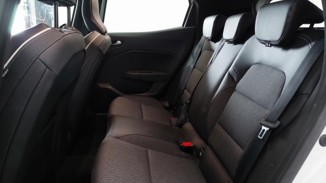 Renault Clio image 2