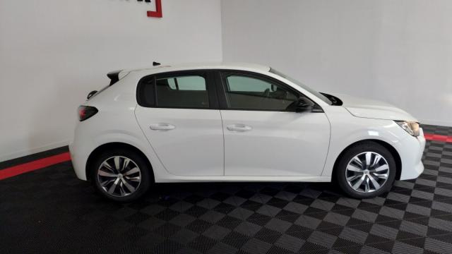 Peugeot 208 image 8