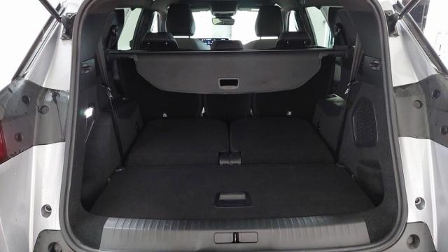 Peugeot 5008 image 2