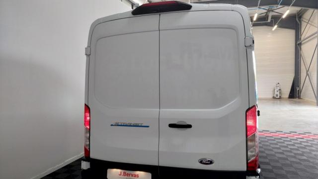 Ford Transit image 3