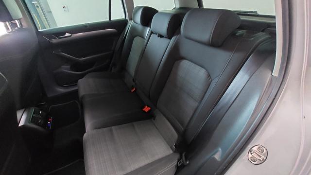 Volkswagen Passat Sw image 2