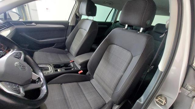 Volkswagen Passat Sw image 8