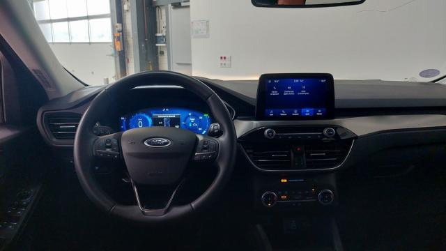 Ford Kuga image 6