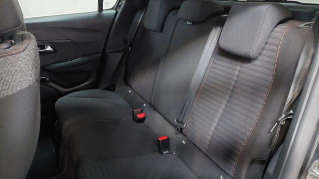 Peugeot 208 image 9