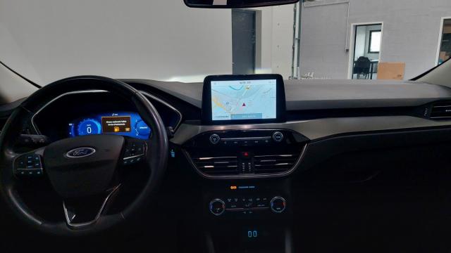 Ford Kuga image 8