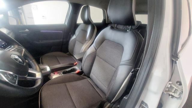 Renault Captur image 2