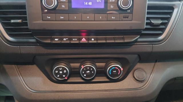 Renault Trafic image 1