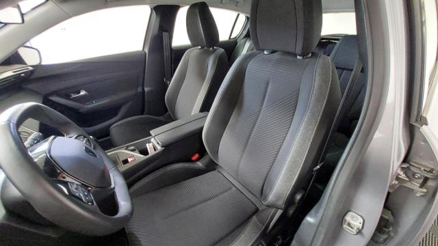 Peugeot 308 image 2