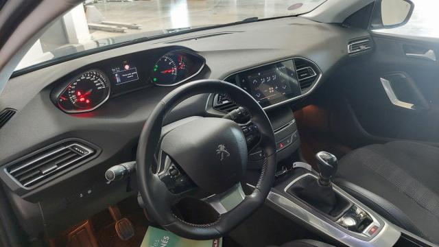 Peugeot 308 image 3
