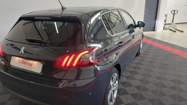 Peugeot 308 image 1