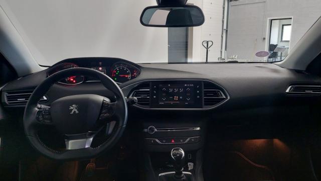 Peugeot 308 image 8