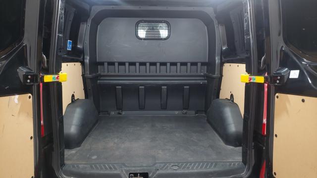 Ford Transit Custom image 4