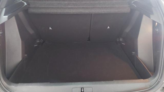 Peugeot 2008 image 6