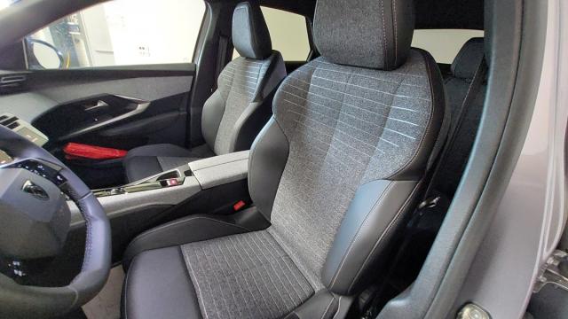Peugeot 3008 image 2