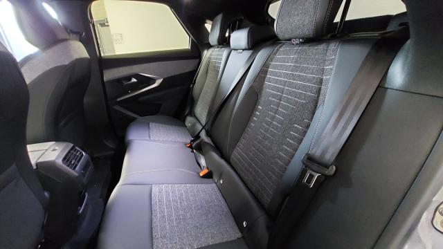 Peugeot 3008 image 8