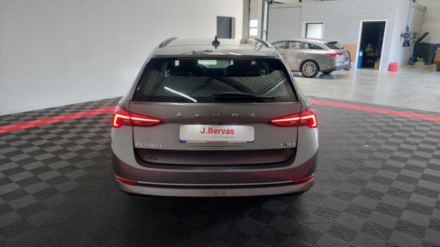 Skoda Octavia image 8