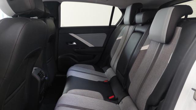 Opel Astra image 4