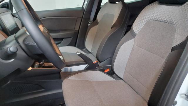 Renault Clio image 9