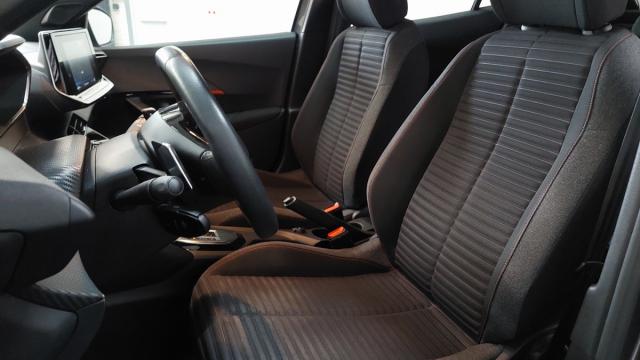 Peugeot 2008 image 2