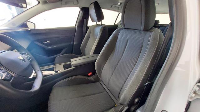 Peugeot 308 image 8