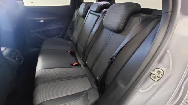 Peugeot 3008 image 6
