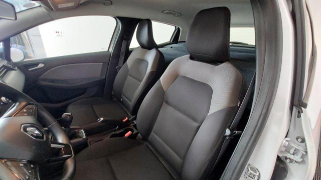 Renault Clio image 2