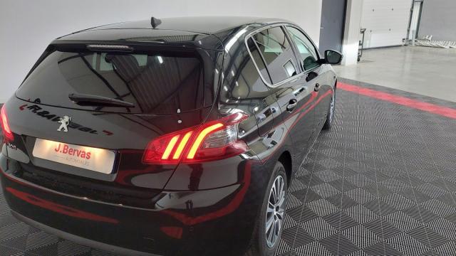 Peugeot 308 image 1