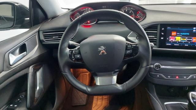 Peugeot 308 image 2