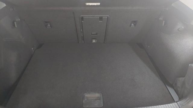 Volkswagen Golf image 7
