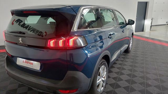 Peugeot 5008 image 1