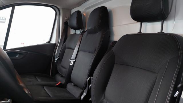 Renault Trafic image 9
